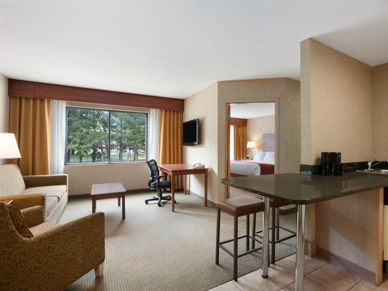 Ramada By Wyndham Toms River Dış mekan fotoğraf